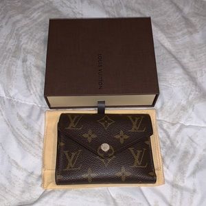 AUTHENTIC Louis Vuitton monogram victorine wallet fuchsia